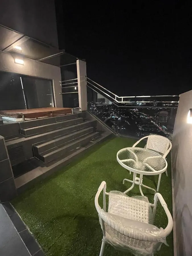 Appartamento Imperio Residence Melaka - Private Jacuzzi With Seacityview Stay With Wifi Malesia