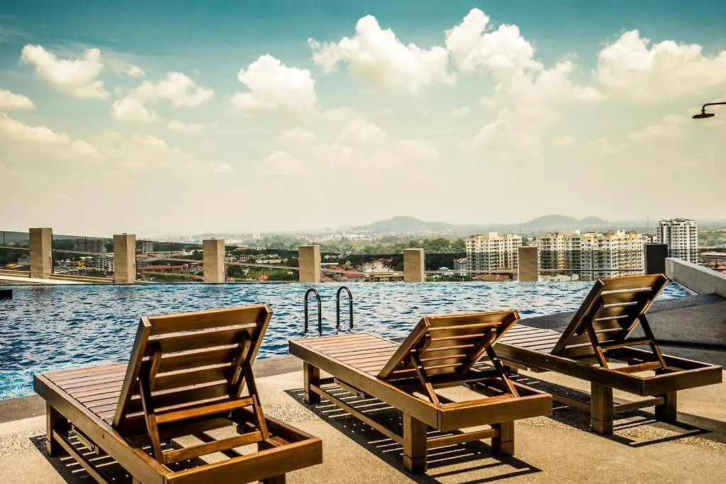 Imperio Residence Melaka - Private Jacuzzi With Seacityview Stay With Wifi Malacca