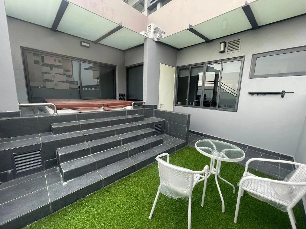 Appartamento Imperio Residence Melaka - Private Jacuzzi With Seacityview Stay With Wifi Malesia