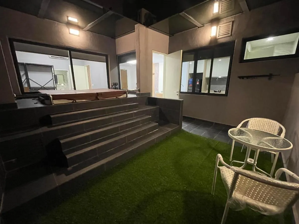 Imperio Residence Melaka - Private Jacuzzi With Seacityview Stay With Wifi 0*, Malacca